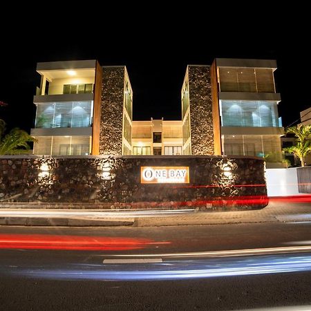 One Bay Residence Unit 15 - Penthouse With Private Roof Top, Jacuzzi And Sea View Grand Baie Exterior photo