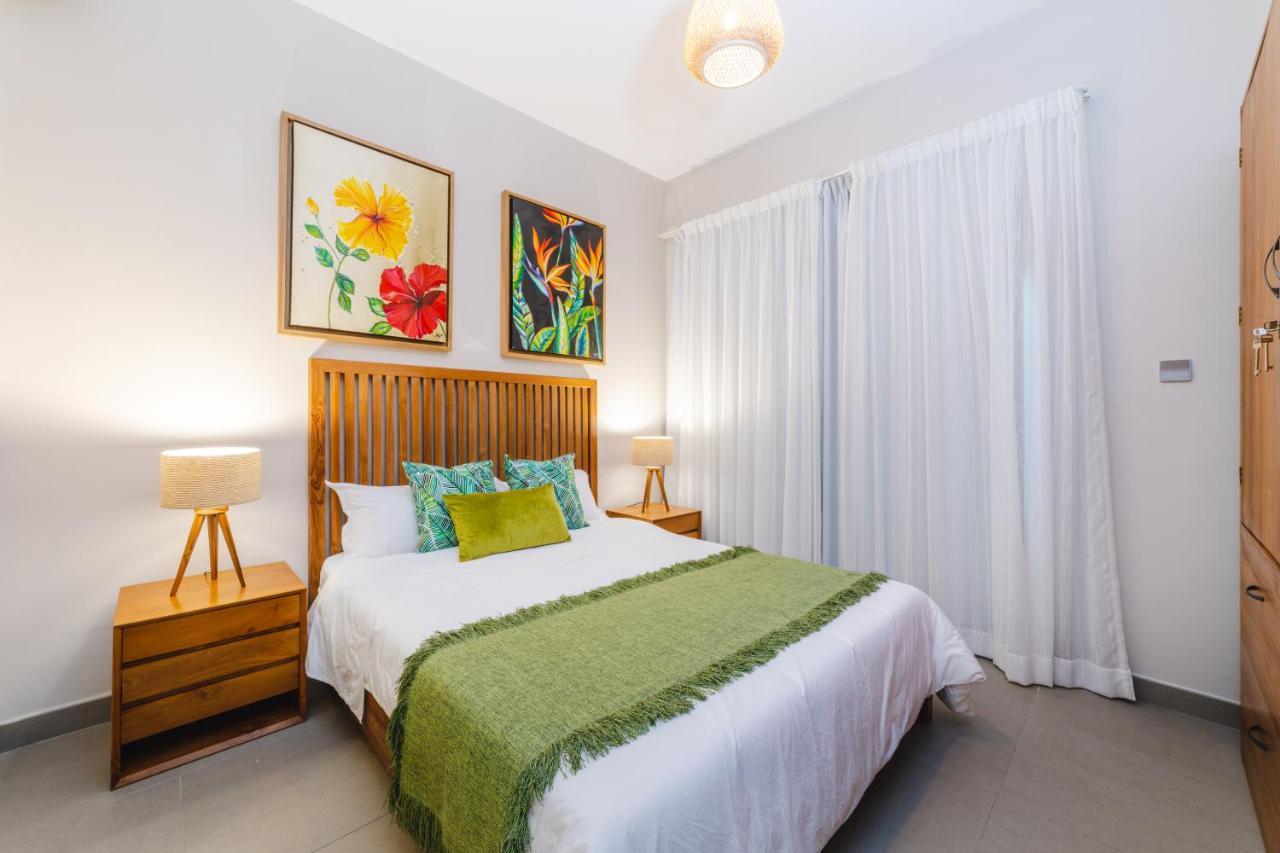 One Bay Residence Unit 15 - Penthouse With Private Roof Top, Jacuzzi And Sea View Grand Baie Exterior photo