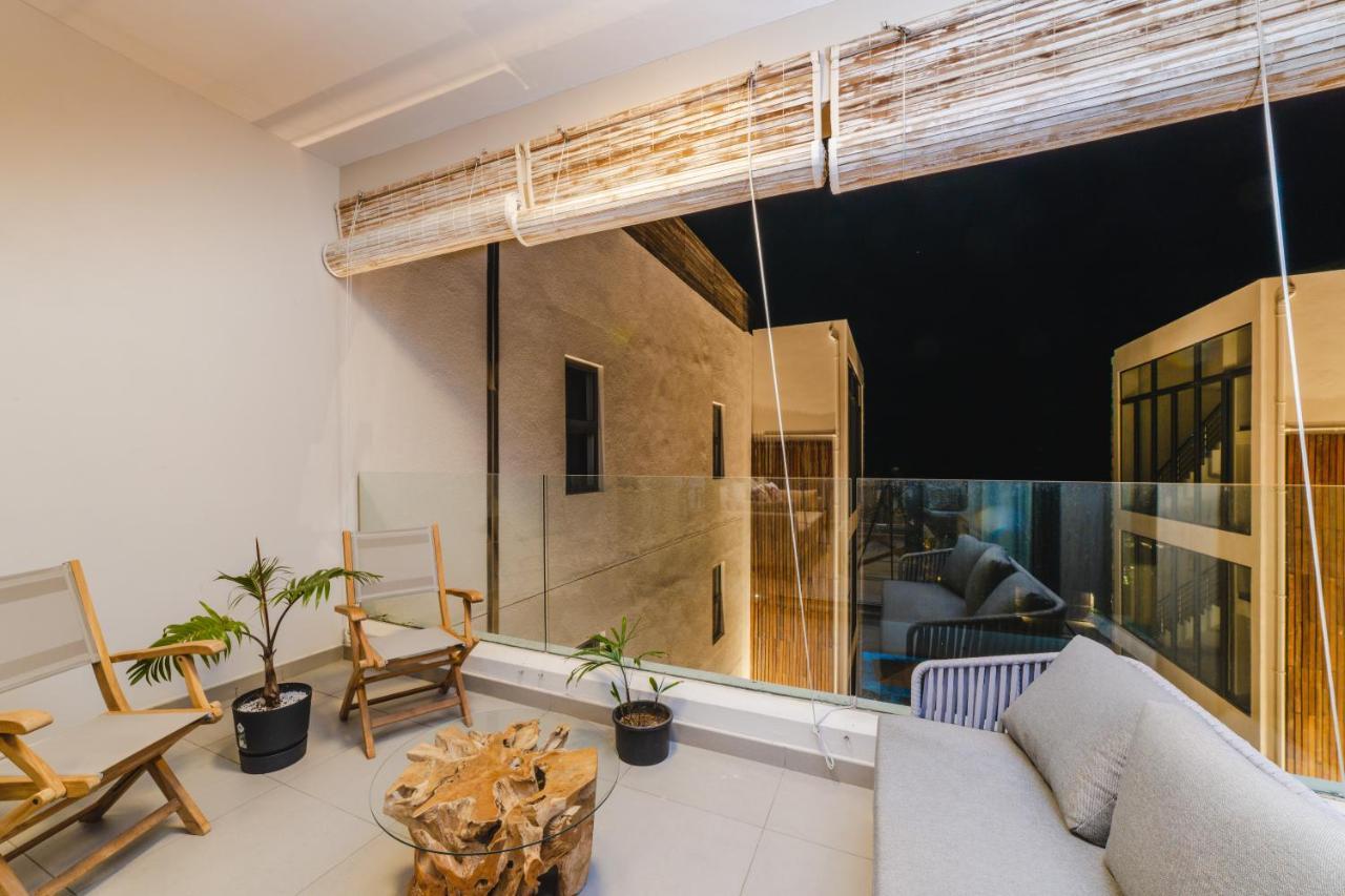 One Bay Residence Unit 15 - Penthouse With Private Roof Top, Jacuzzi And Sea View Grand Baie Exterior photo