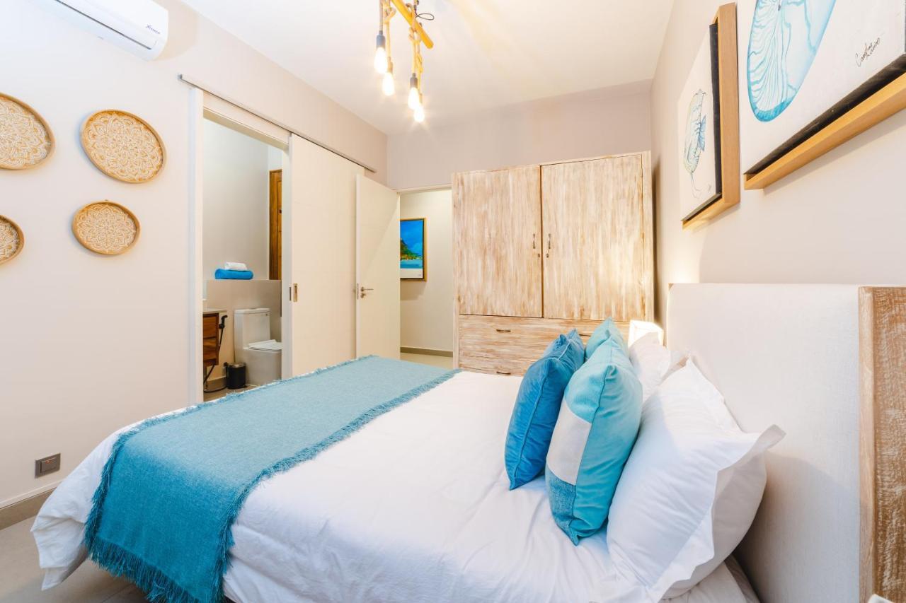 One Bay Residence Unit 15 - Penthouse With Private Roof Top, Jacuzzi And Sea View Grand Baie Exterior photo