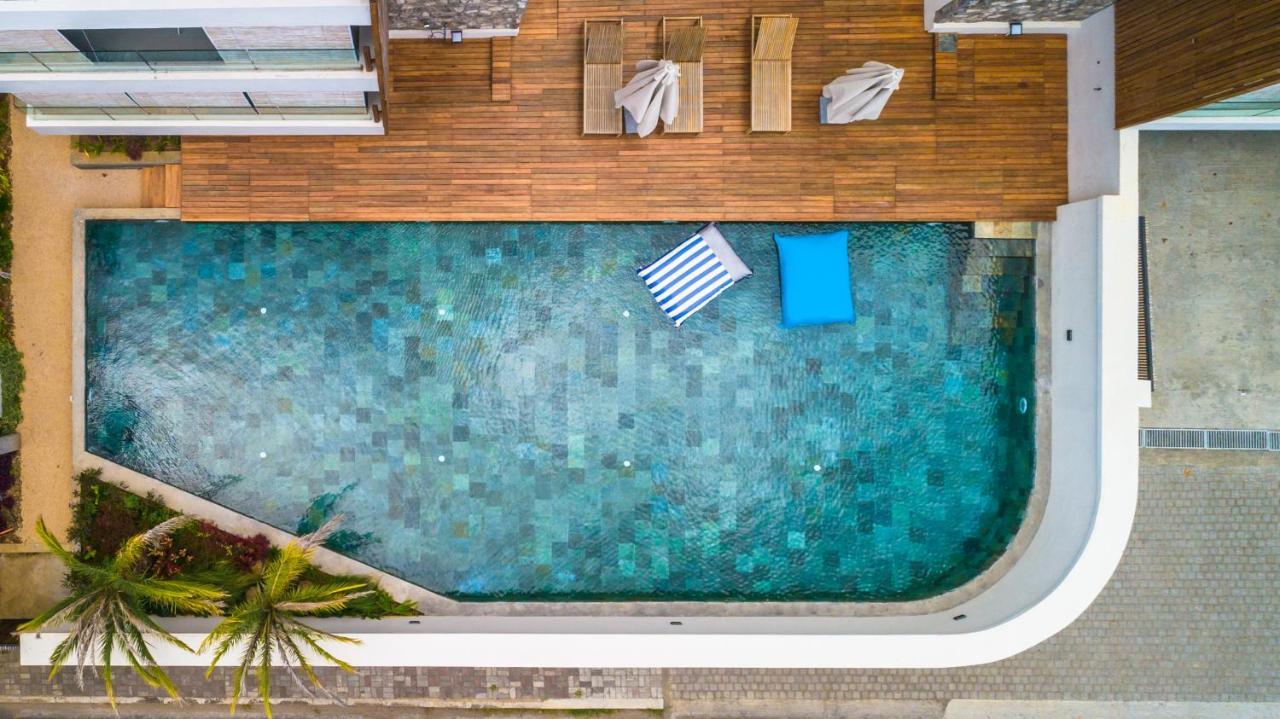 One Bay Residence Unit 15 - Penthouse With Private Roof Top, Jacuzzi And Sea View Grand Baie Exterior photo
