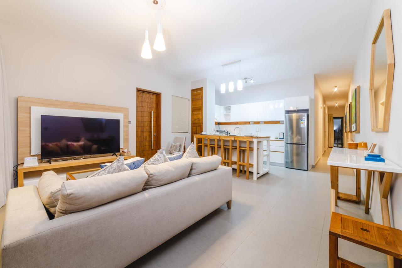 One Bay Residence Unit 15 - Penthouse With Private Roof Top, Jacuzzi And Sea View Grand Baie Exterior photo